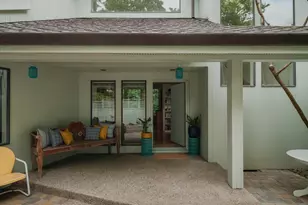 4810 SW Dosch Park Ln, Portland, OR 97239 - Photo 2
