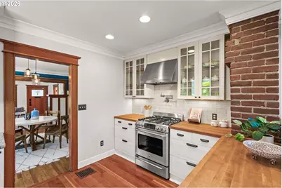 2023 SE Pine St, Portland, OR 97214 - Photo 14