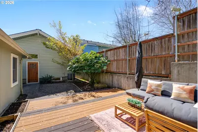 2023 SE Pine St, Portland, OR 97214 - Photo 32