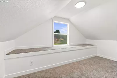 146 D St, Woodburn, OR 97071 - Photo 18