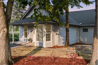 146 D St, Woodburn, OR 97071 - Photo 1