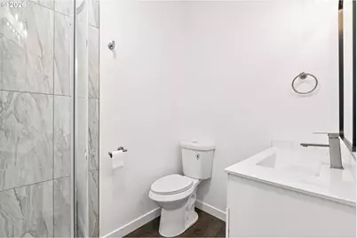 146 D St, Woodburn, OR 97071 - Photo 14