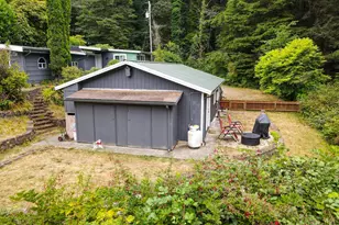 85690 Cherry St, Florence, OR 97439 - Photo 18