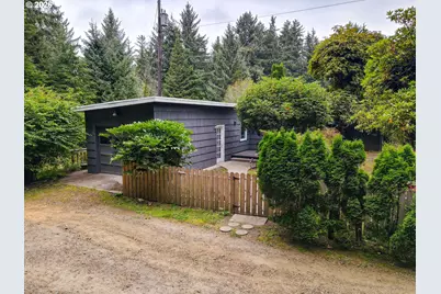 85690 Cherry St, Florence, OR 97439 - Photo 6