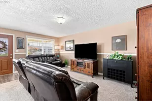 1323 Garden Way, Woodburn, OR 97071 - Photo 8