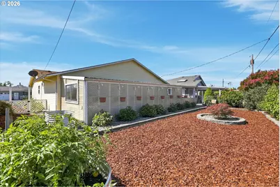 1323 Garden Way, Woodburn, OR 97071 - Photo 28