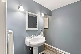 1323 Garden Way, Woodburn, OR 97071 - Photo 16
