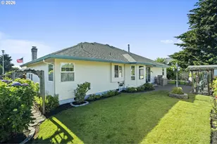 1820 N Laurelwood Loop, Canby, OR 97013 - Photo 4