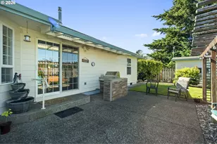 1820 N Laurelwood Loop, Canby, OR 97013 - Photo 6