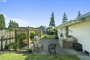 1820 N Laurelwood Loop, Canby, OR 97013 - Photo 8