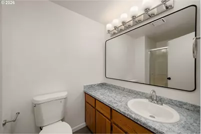 2038 SE Village Ct, Hillsboro, OR 97123 - Photo 18