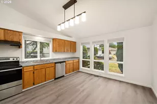 2038 SE Village Ct, Hillsboro, OR 97123 - Photo 8