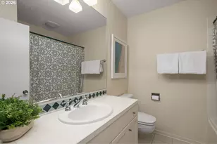 3060 SW Westwood Dr, Portland, OR 97225 - Photo 14