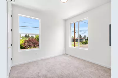 4895 NE Cesar E Chavez Blvd, Portland, OR 97211 - Photo 12