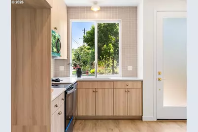 4895 NE Cesar E Chavez Blvd, Portland, OR 97211 - Photo 4
