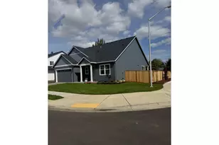 1350 S 32nd Ave, Cornelius, OR 97113 - Photo 2