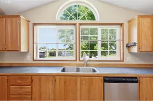 1699 N Terry St, Eugene, OR 97402 - Photo 12