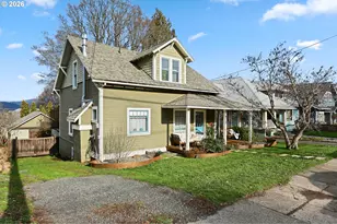 1028 Cascade Ave, Hood River, OR 97031 - Photo 2