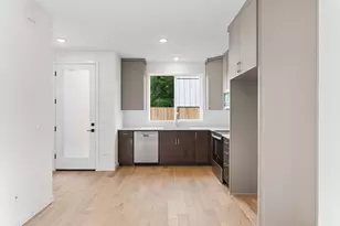 2234 SE Ankeny St, Portland, OR 97214 - Photo 4