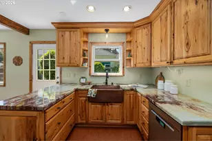 10030 NE Skidmore St, Portland, OR 97220 - Photo 20