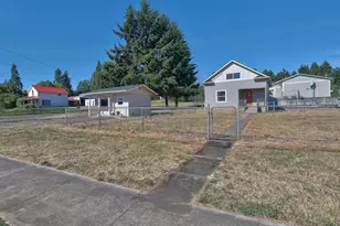 329 SW Main St, Willamina, OR 97396 - Photo 4