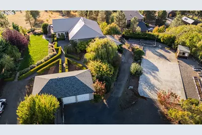 595 NW Country View Rd, White Salmon, WA 98672 - Photo 4