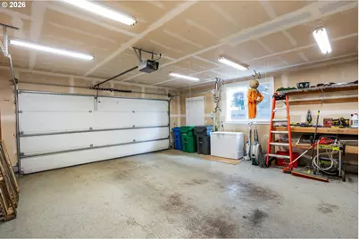 2266 Ironwood St, Eugene, OR 97401 - Photo 32