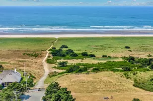712 B St, Gearhart, OR 97138 - Photo 44