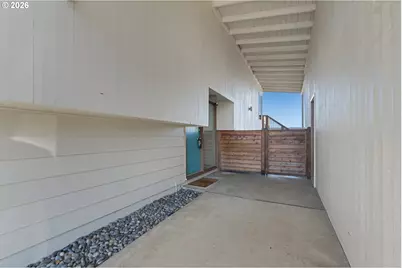 907 E 18th St, The Dalles, OR 97058 - Photo 16