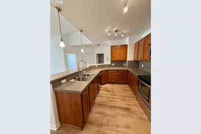 595 NW Lost Springs Ter #402, Portland, OR 97229 - Photo 4