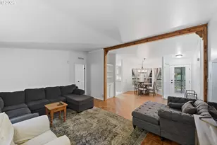 925 E 3rd St, Coquille, OR 97423 - Photo 16