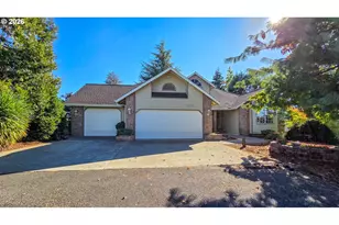 2233 Linnell Ave, Roseburg, OR 97471 - Photo 1