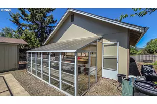 2233 Linnell Ave, Roseburg, OR 97471 - Photo 36