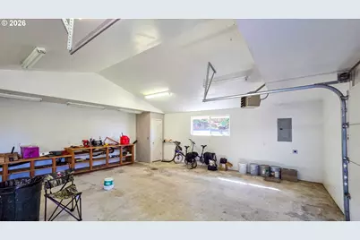 2233 Linnell Ave, Roseburg, OR 97471 - Photo 32