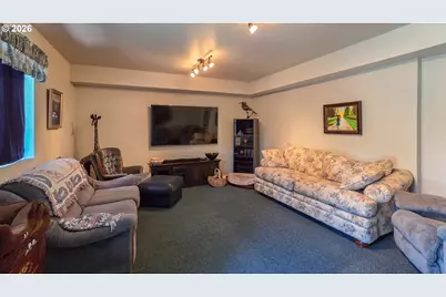 2233 Linnell Ave, Roseburg, OR 97471 - Photo 24