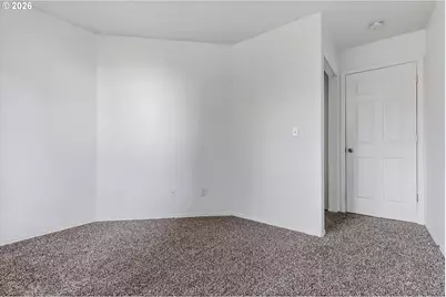 14131 SE Woodward St, Portland, OR 97236 - Photo 14