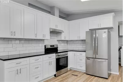 835 SE 1st Ave #17, Canby, OR 97013 - Photo 10