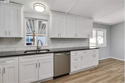 835 SE 1st Ave #17, Canby, OR 97013 - Photo 12