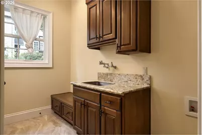 1677 Leslie Ln, Lake Oswego, OR 97034 - Photo 24