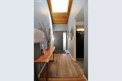 385 S Cherry Dr, Cornelius, OR 97113 - Photo 4