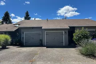 385 S Cherry Dr, Cornelius, OR 97113 - Photo 2