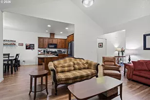 124 W Johanna Ct, Newberg, OR 97132 - Photo 6