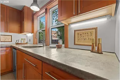 223 N Ivy St, Portland, OR 97227 - Photo 18