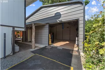 3667 SW 2nd St, Gresham, OR 97030 - Photo 12