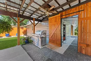 3667 SW 2nd St, Gresham, OR 97030 - Photo 10