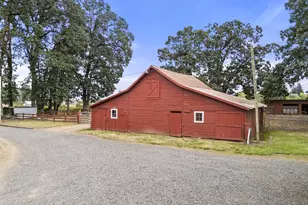 18746 Butteville Rd, Aurora, OR 97002 - Photo 46