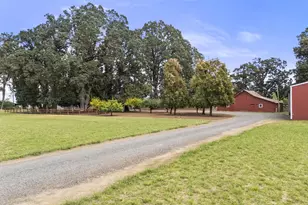 18746 Butteville Rd, Aurora, OR 97002 - Photo 42