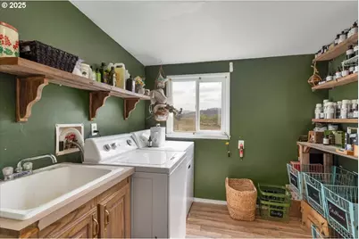 36280 Airport Dr, Lebanon, OR 97355 - Photo 32