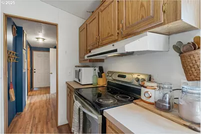 36280 Airport Dr, Lebanon, OR 97355 - Photo 14