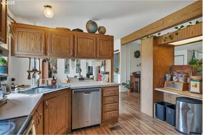 36280 Airport Dr, Lebanon, OR 97355 - Photo 12